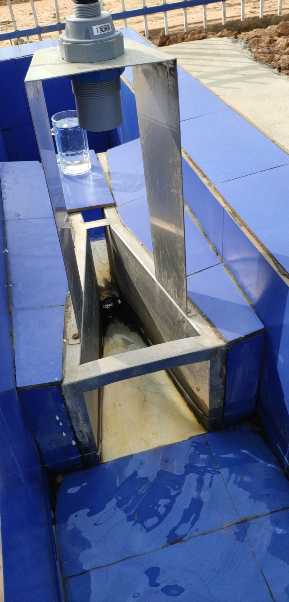 Open channel flow measurement site Open channel flow measurement installation